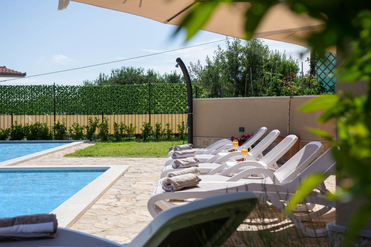 Villa Mater - Luxuriously Equipped Villa With A 15M Long Swimming Pool Žrnovnica Extérieur photo