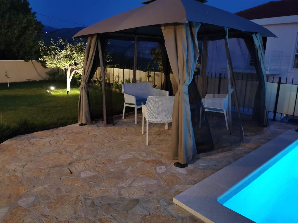 Villa Mater - Luxuriously Equipped Villa With A 15M Long Swimming Pool Žrnovnica Extérieur photo