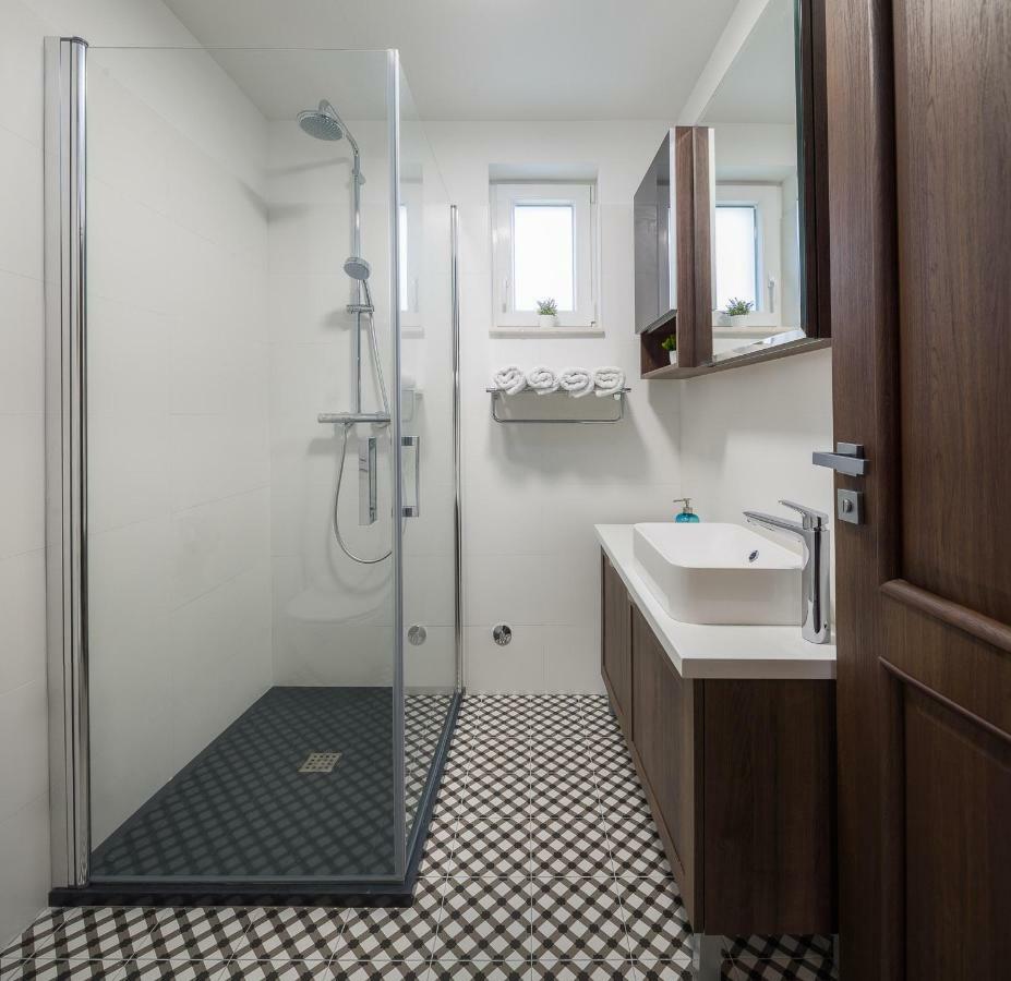 Villa Mater - Luxuriously Equipped Villa With A 15M Long Swimming Pool Žrnovnica Extérieur photo